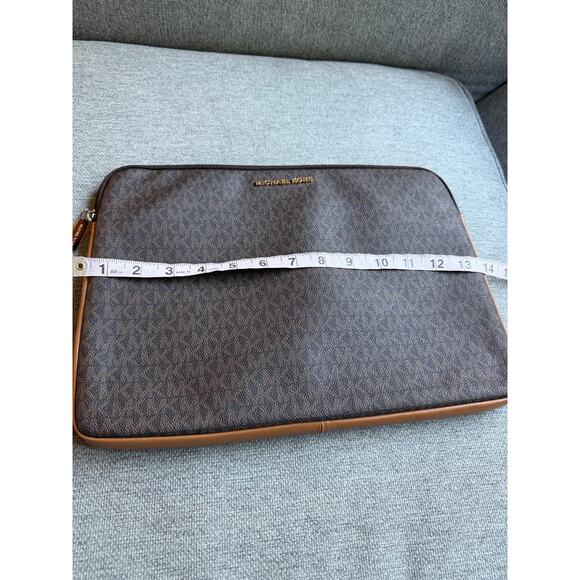 MICHAEL KORS Signature Jet Set Travel Large Laptop Case Brown Multi - Picture 12 of 12